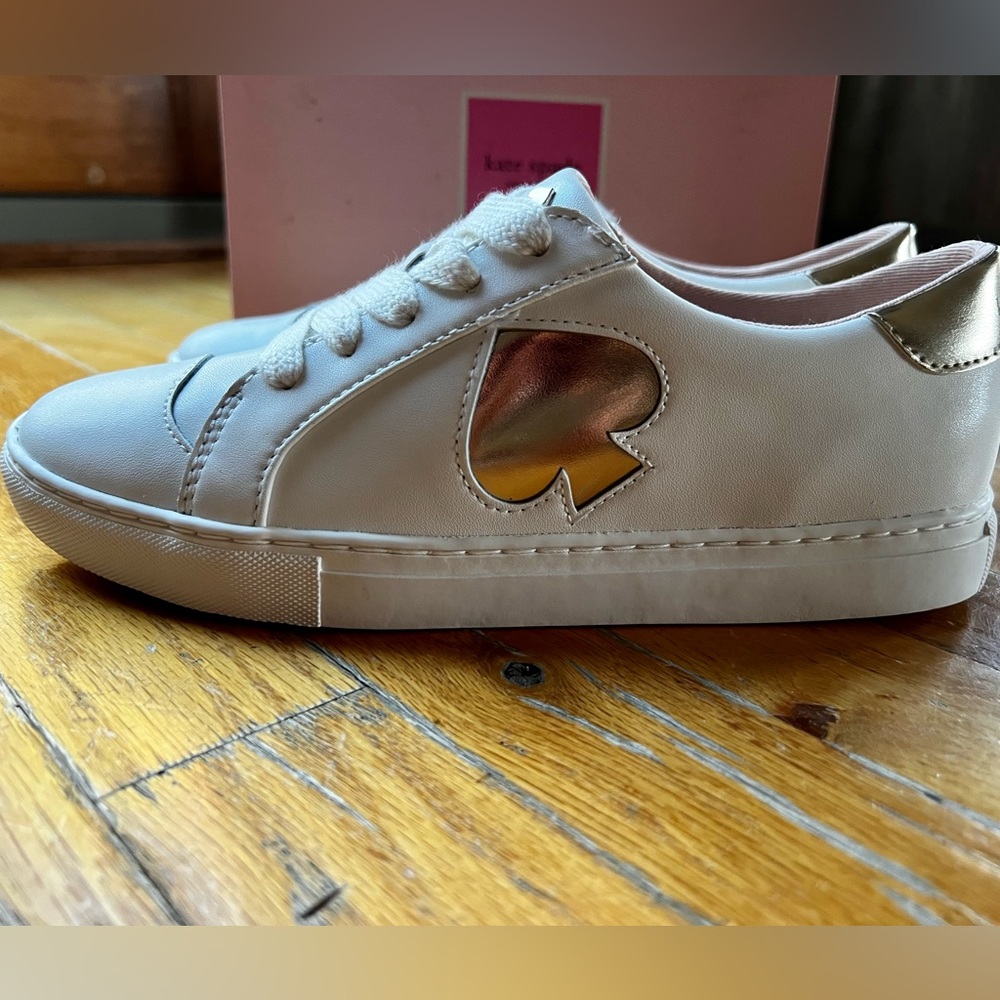 🆕 Kate Spade Fez Sneakers, Optic White / Pale Gold, 7.5 - Picture 2 of 9